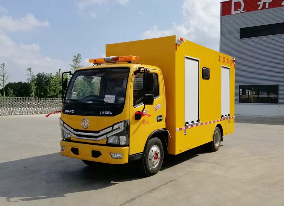 齊東方牌東風(fēng)多利卡型救險(xiǎn)車-2000方排水車